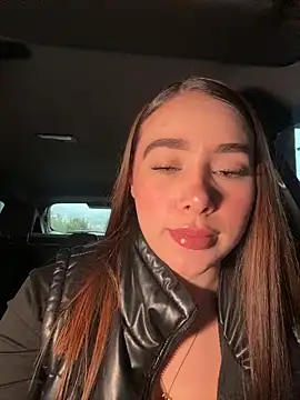 Snapshot of Lanataylor- chatting on April 5, 2026, 10:38 pm Lanataylor- online show from April 5, 2026, 10:38 pm