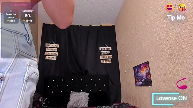 Snapshot of Gilbert_009 chatting on January 27, 2025, 4:01 pm Gilbert 009 online show from January 27, 2025, 4:01 pm