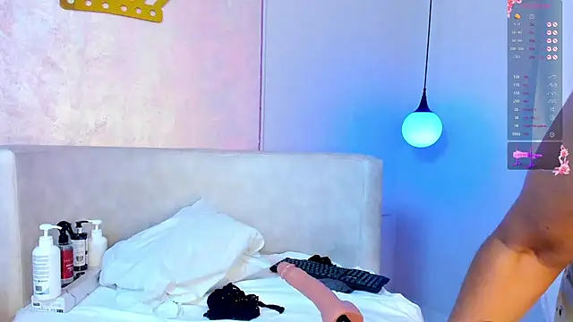 Snapshot of lannarusso_ chatting on March 18, 2025, 3:44 pm lannarusso online show from March 18, 2025, 3:44 pm