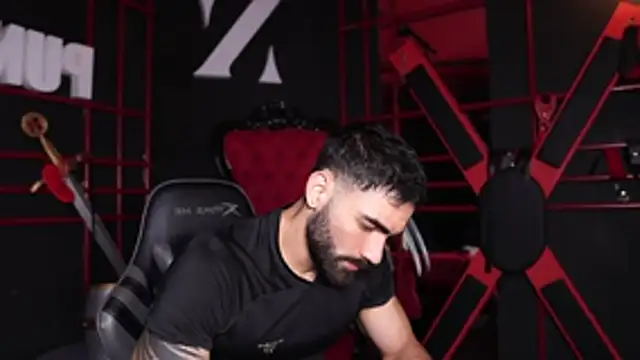 Snapshot of Austin_bolt chatting on April 10, 2026, 1:34 am Austin bolt online show from April 10, 2026, 1:34 am