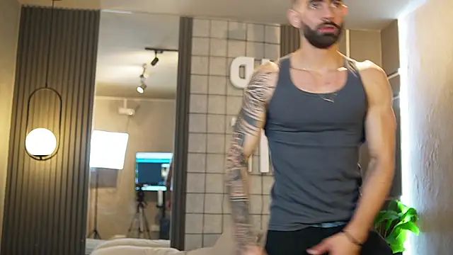 Snapshot of Austin_bolt chatting on February 17, 2026, 2:42 am Austin bolt online show from February 17, 2026, 2:42 am