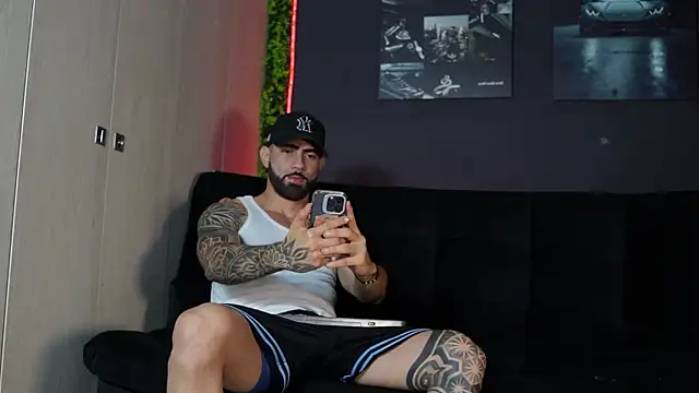 Snapshot of Austin_bolt chatting on January 15, 2026, 2:26 am Austin bolt online show from January 15, 2026, 2:26 am