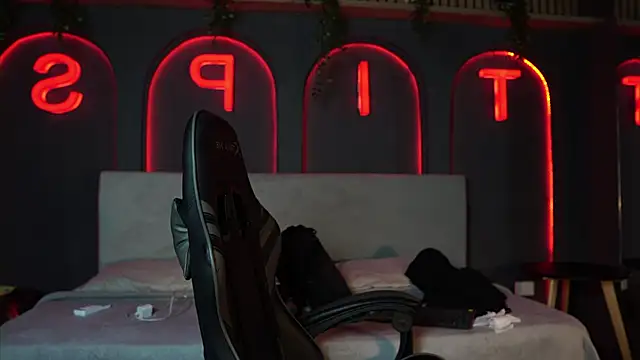 Snapshot of Austin_bolt chatting on February 4, 2026, 3:23 am Austin bolt online show from February 4, 2026, 3:23 am