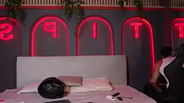 Austin bolt online show from October 29, 2025, 3:16 am