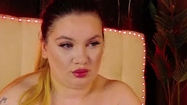 MelanieBrownn online show from March 27, 2026, 4:54 am