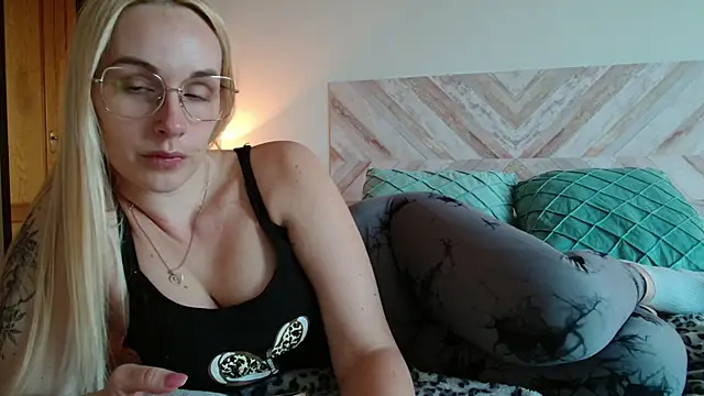 secretmuses online show from March 31, 2026, 6:10 pm