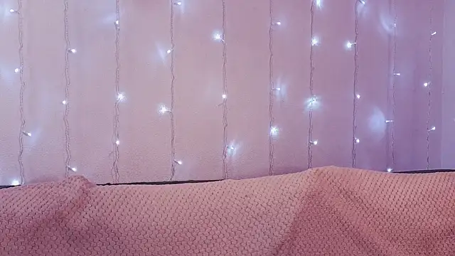 KimWilli online show from December 26, 2024, 4:25 pm