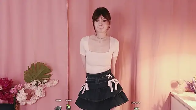 KimWilli online show from March 19, 2025, 7:17 pm