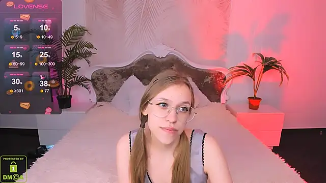 LayriantaVee online show from March 23, 2025, 6:58 am