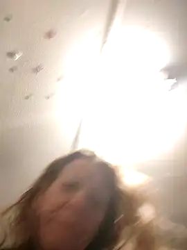 Snapshot of bettyboop828 chatting on December 3, 2024, 5:49 pm bettyboop828 online show from December 3, 2024, 5:49 pm