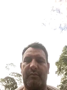 Snapshot of RogueTraveler chatting on February 23, 2025, 9:26 pm RogueTraveler online show from February 23, 2025, 9:26 pm