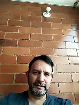 Snapshot of RogueTraveler chatting on January 19, 2025, 6:32 pm RogueTraveler online show from January 19, 2025, 6:32 pm