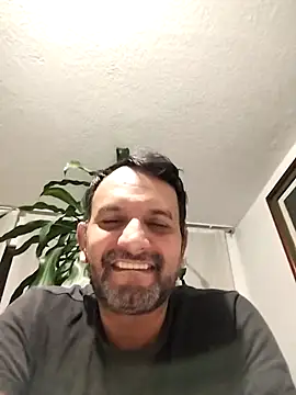 Snapshot of RogueTraveler chatting on January 19, 2025, 3:39 am RogueTraveler online show from January 19, 2025, 3:39 am