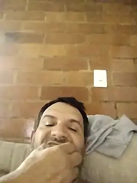 Snapshot of RogueTraveler chatting on February 26, 2025, 12:52 am RogueTraveler online show from February 26, 2025, 12:52 am