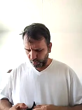 Snapshot of RogueTraveler chatting on January 22, 2025, 4:02 pm RogueTraveler online show from January 22, 2025, 4:02 pm