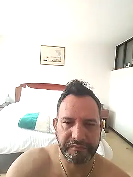 Snapshot of RogueTraveler chatting on February 14, 2025, 5:03 pm RogueTraveler online show from February 14, 2025, 5:03 pm