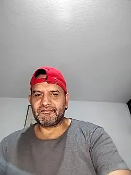 Snapshot of RogueTraveler chatting on September 24, 2025, 3:02 am RogueTraveler online show from September 24, 2025, 3:02 am