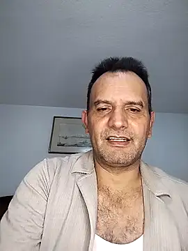 Snapshot of RogueTraveler chatting on October 7, 2025, 3:51 am RogueTraveler online show from October 7, 2025, 3:51 am