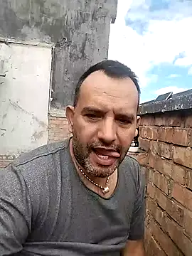 Snapshot of RogueTraveler chatting on September 23, 2025, 2:46 pm RogueTraveler online show from September 23, 2025, 2:46 pm