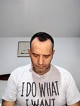 Snapshot of RogueTraveler chatting on September 18, 2025, 2:58 am RogueTraveler online show from September 18, 2025, 2:58 am