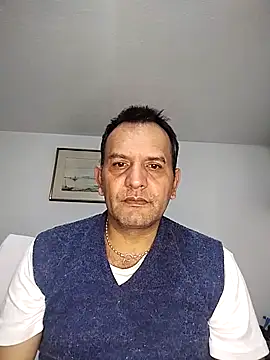 Snapshot of RogueTraveler chatting on October 28, 2025, 3:07 am RogueTraveler online show from October 28, 2025, 3:07 am