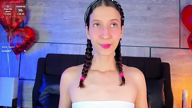 ZaritaLenon online show from February 10, 2026, 7:46 pm