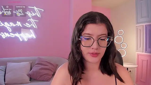 AmberFarrell online show from February 9, 2026, 8:18 pm