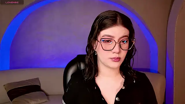 AmberFarrell online show from December 19, 2025, 9:06 pm