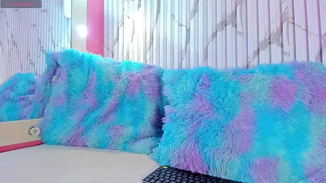 Snapshot of valentina_lux chatting on October 16, 2025, 7:33 pm valentina lux online show from October 16, 2025, 7:33 pm