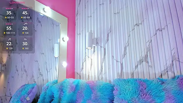 Snapshot of valentina_lux chatting on October 28, 2025, 7:13 pm valentina lux online show from October 28, 2025, 7:13 pm