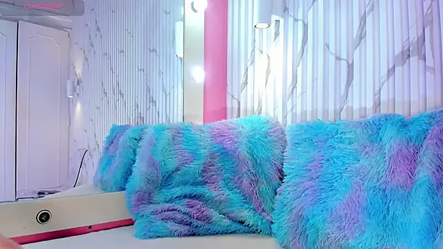 Snapshot of valentina_lux chatting on October 29, 2025, 7:13 pm valentina lux online show from October 29, 2025, 7:13 pm