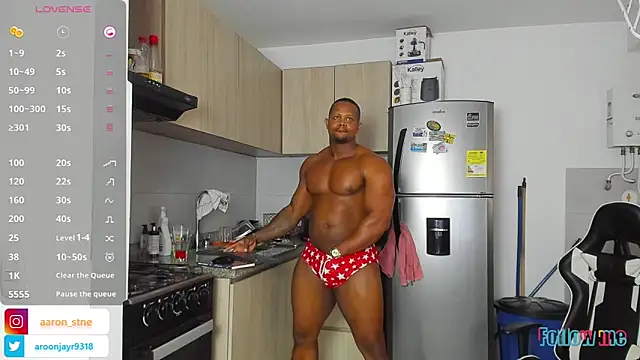Snapshot of Aaron_ST chatting on April 15, 2026, 2:43 pm Aaron ST online show from April 15, 2026, 2:43 pm