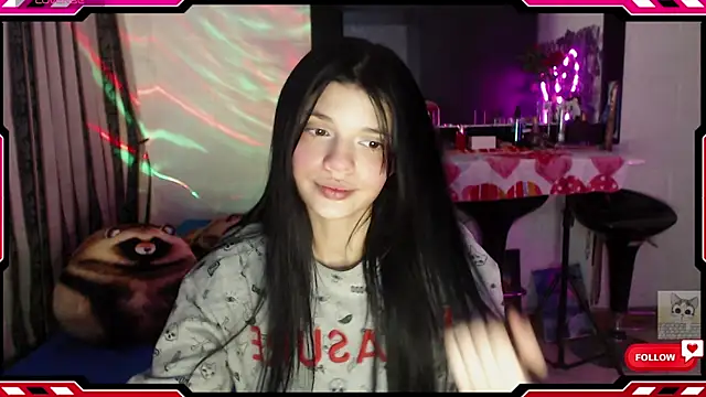 Sarahgin online show from September 17, 2025, 9:22 am