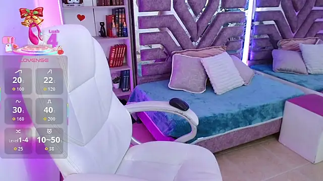 AliceWalker 11 online show from November 23, 2025, 6:29 pm