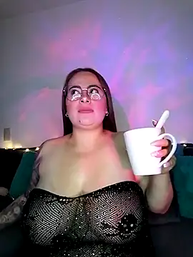 soofy   online show from May 28, 2026, 3:47 am