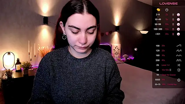 hannacheekss  online show from November 17, 2025, 2:04 am