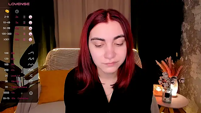 hannacheekss  online show from November 25, 2025, 2:01 am