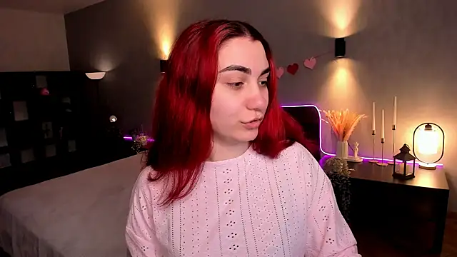 Snapshot of hannacheekss_ chatting on June 15, 2026, 2:01 am hannacheekss online show from June 15, 2026, 2:01 am