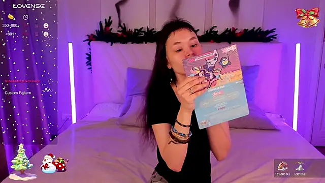 Snapshot of Emily_Strikeee chatting on January 12, 2026, 10:11 am Emily Strikeee online show from January 12, 2026, 10:11 am