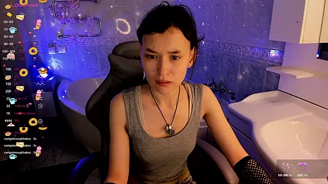 Snapshot of Emily_Strikeee chatting on October 13, 2025, 9:55 am Emily Strikeee online show from October 13, 2025, 9:55 am