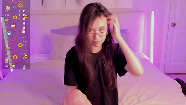 Snapshot of Emily_Strikeee chatting on November 30, 2025, 10:38 am Emily Strikeee online show from November 30, 2025, 10:38 am