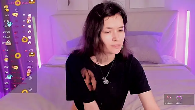 Snapshot of Emily_Strikeee chatting on November 21, 2025, 10:14 am Emily Strikeee online show from November 21, 2025, 10:14 am