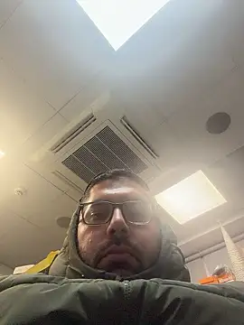 Snapshot of Johnny-Dicker_ chatting on January 10, 2026, 4:35 pm Johnny-Dicker online show from January 10, 2026, 4:35 pm