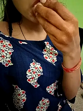 EACH 555 online show from December 13, 2025, 8:04 pm