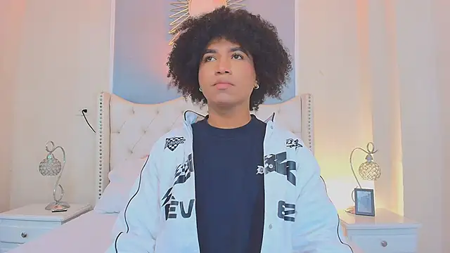 Ambar Collingg online show from October 16, 2025, 2:25 pm