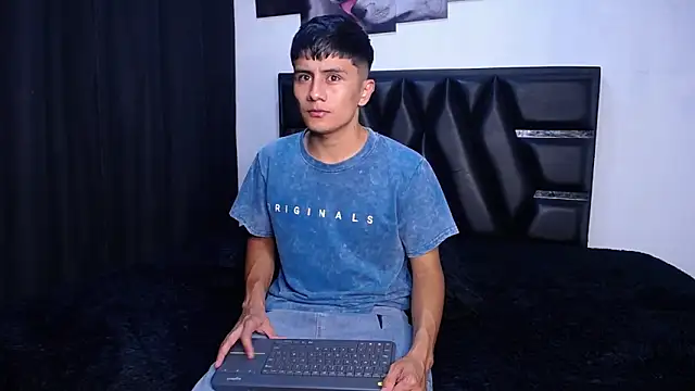 Snapshot of The__Rodriguez chatting on April 6, 2026, 6:31 pm The Rodriguez online show from April 6, 2026, 6:31 pm