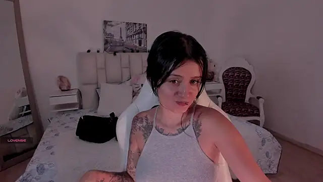 Snapshot of yenny_garcia chatting on April 4, 2026, 6:14 pm yenny garcia online show from April 4, 2026, 6:14 pm