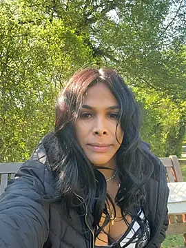 charris stefannia online show from May 9, 2026, 8:07 am