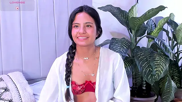 Snapshot of Mindy_sweety chatting on March 8, 2025, 2:01 am Mindy sweety online show from March 8, 2025, 2:01 am