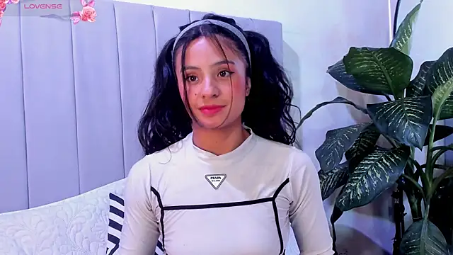 Snapshot of Mindy_sweety chatting on March 13, 2025, 1:29 pm Mindy sweety online show from March 13, 2025, 1:29 pm